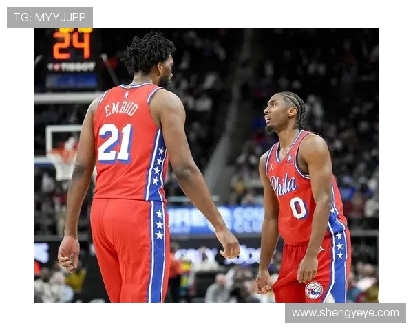 埃奇库姆与马克西联手74分创揭幕战新纪录仅次于哈登伍德组合